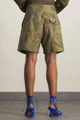 Military-printed low waist canvas bermuda